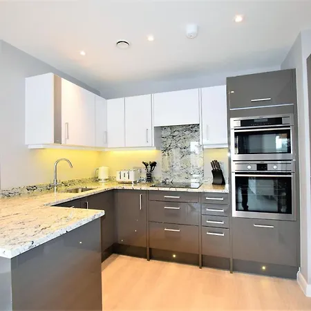 Portland View - Your Apartment *